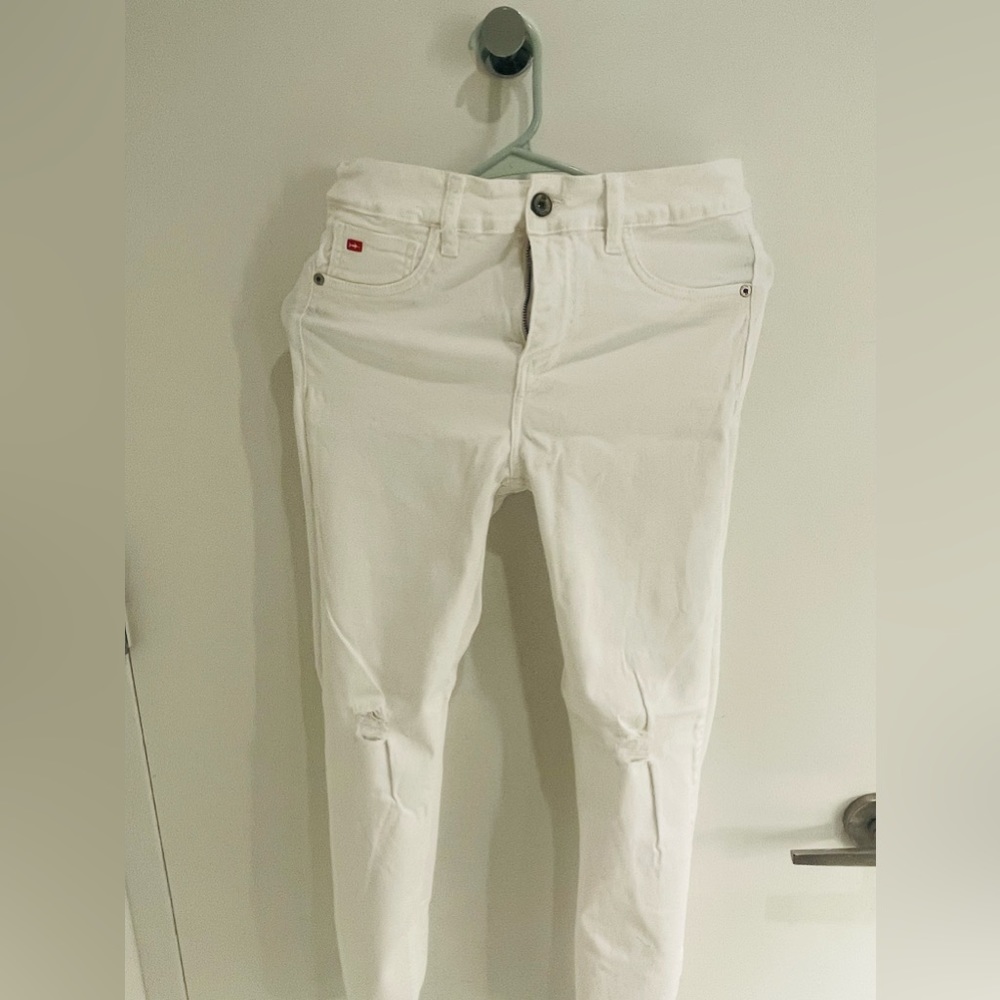 White pants high rise